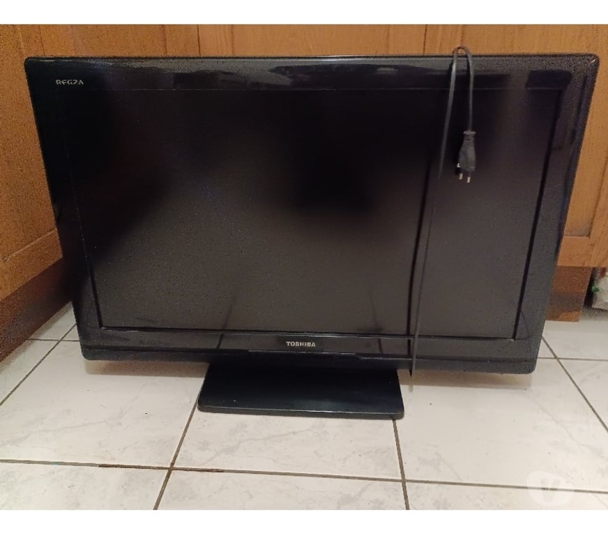 Photo - Video - Son Paris Paris 6ème ardt - 75006 - Photos Vivastreet TV TNT écran Toshiba 32 pouces 81 cm modèle 32AV555V