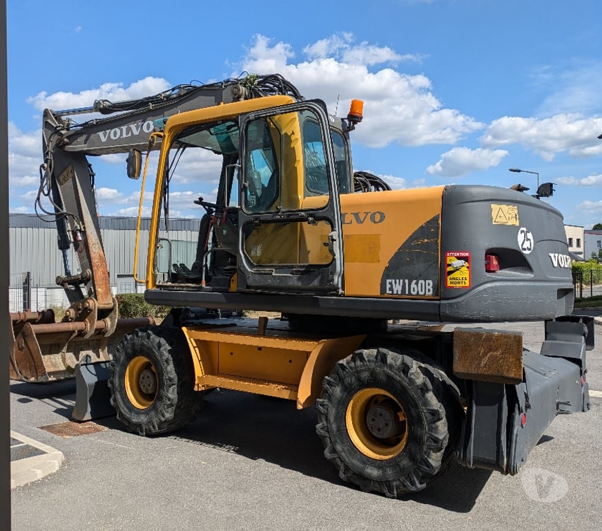 Engins agricoles Marne Reims - Photos Vivastreet Pelle à pneu Volvo EW 160B