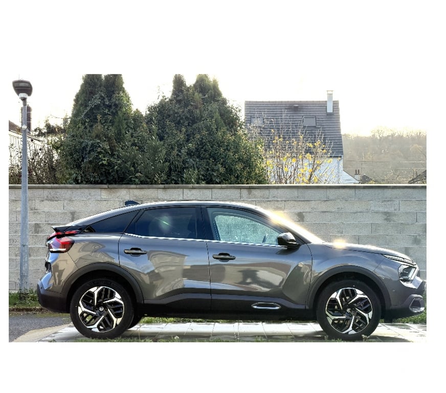 Voiture d'occasion Oise Nogent sur Oise - 60180 - Photos Vivastreet CITROEN C4 SHINE PACK 130CH ESSENCE AN 03 2023 16385 km