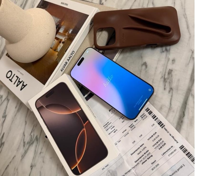 Photos Vivastreet iPhone 16 Pro Max Titane Désert 256 Go