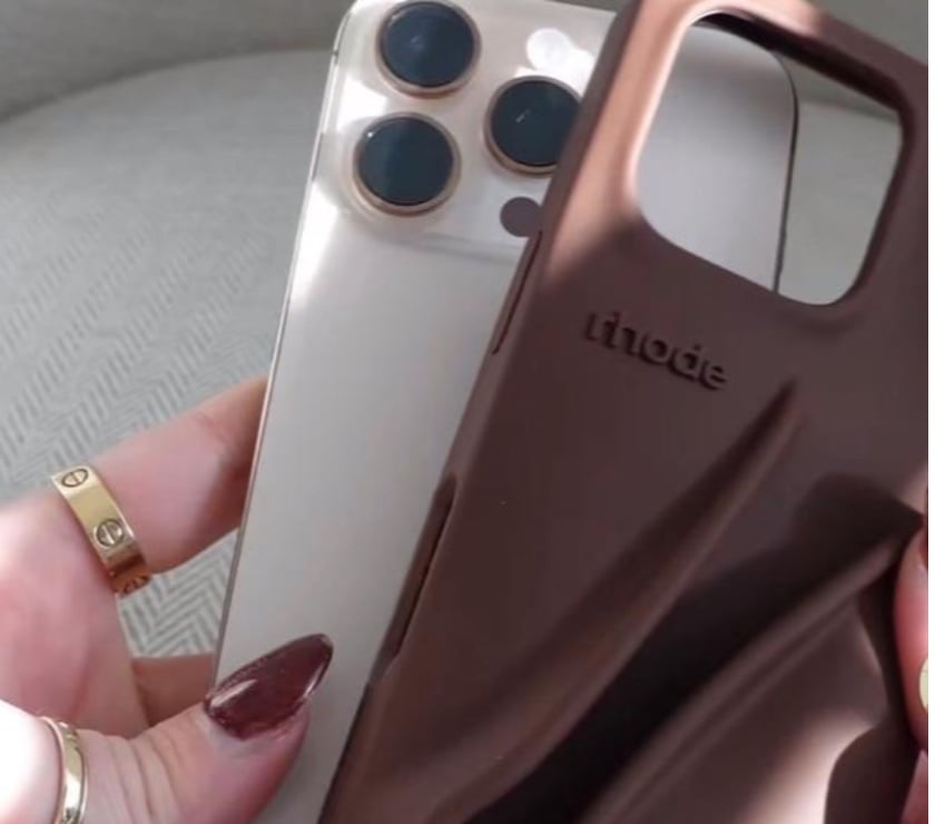 Téléphonie Isère Chabons - 38690 - Photos Vivastreet iPhone 16 Pro Max Titane Désert 256 Go