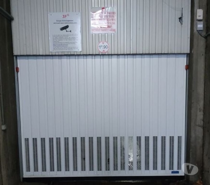 Parkings - Garages Paris Paris 20ème ardt - 75020 - Photos Vivastreet Place moto niveau -1 – Parking sécurisé - Paris 20e