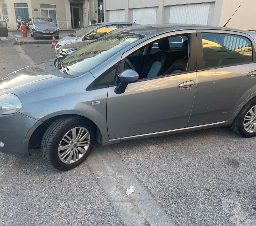 Voiture d'occasion Var Toulon - Photos Vivastreet FIAT PUNTO GRANDE