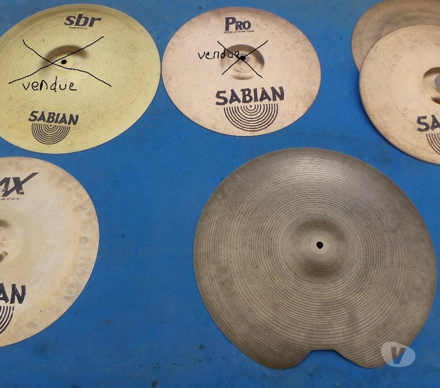 Instruments de musique Marne Chalons en Champagne - 51000 - Photos Vivastreet nombreux et divers matériel de musique