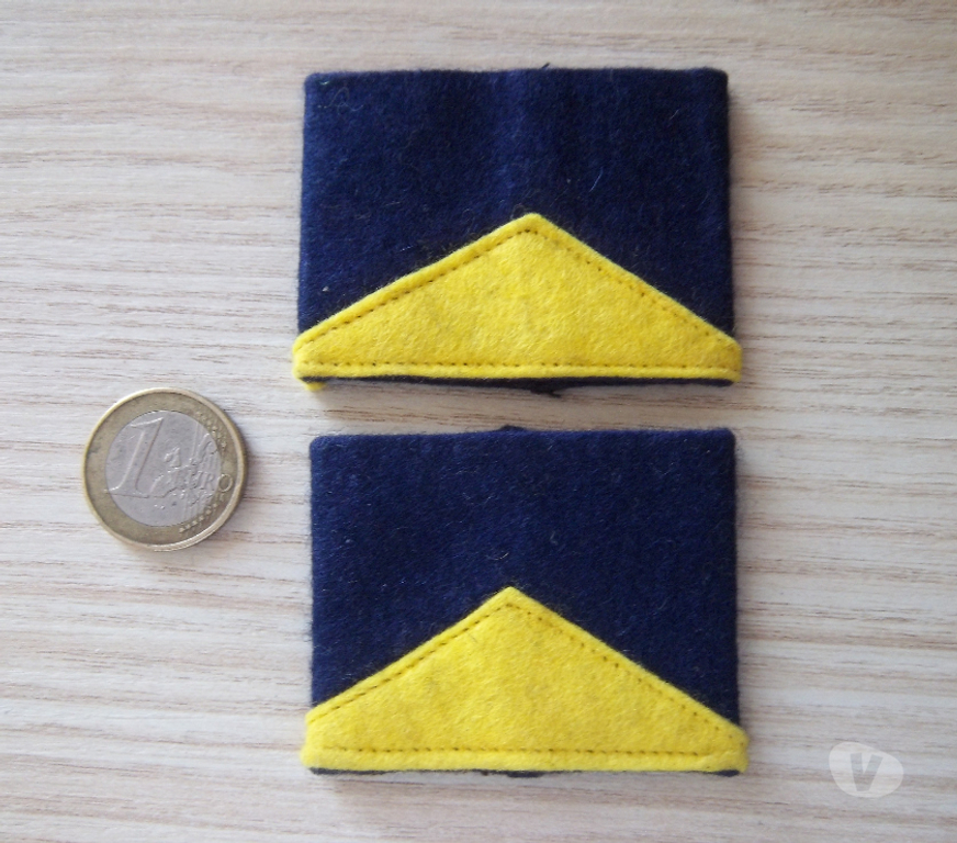 Collection Manche Valognes - 50700 - Photos Vivastreet escadron régiment militaire lot passants épaulettes