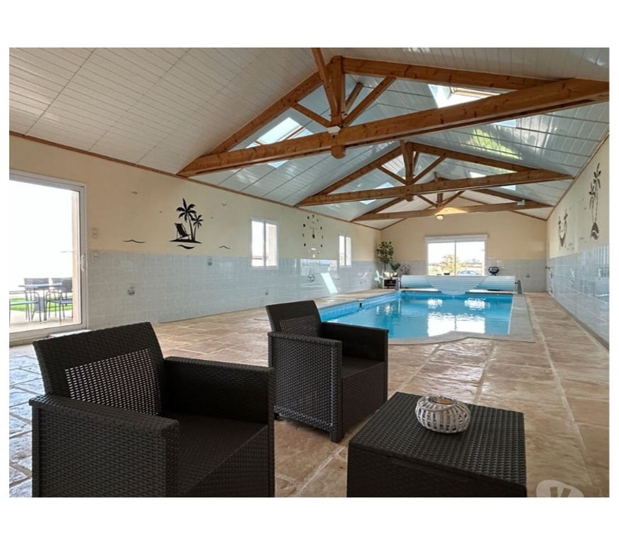 Vente Maison Deux-Sèvres Rom - 79120 - Photos Vivastreet Maison Villa 2008 de 240 m2 + Espace piscine intérieure