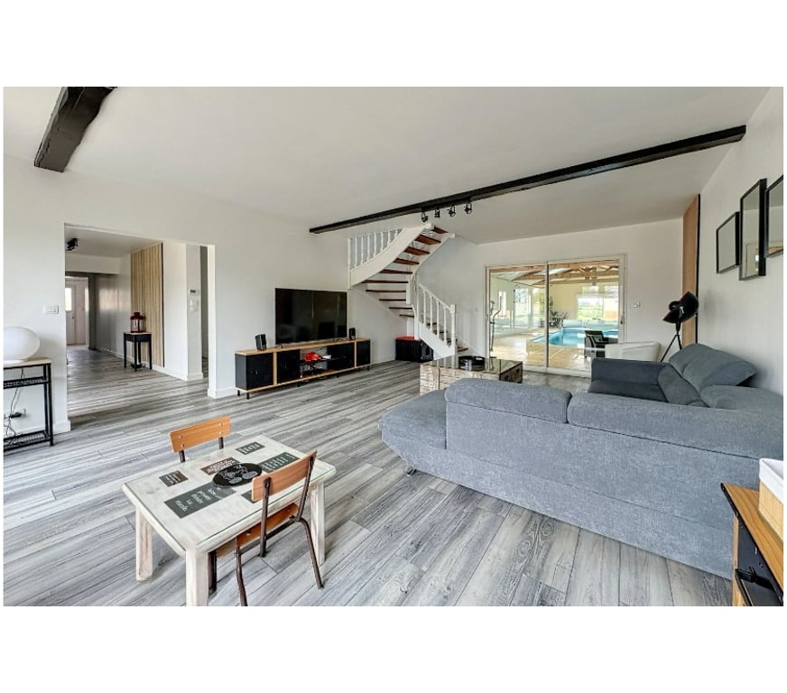 Vente Maison Deux-Sèvres Rom - 79120 - Photos Vivastreet Maison Villa 2008 de 240 m2 + Espace piscine intérieure