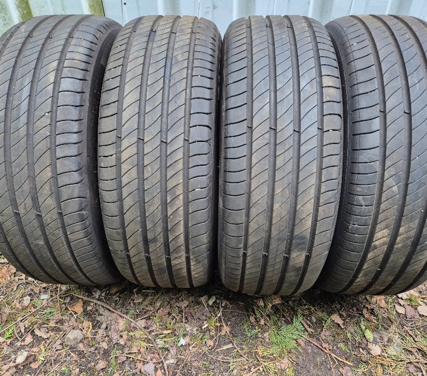 Pièces et services auto Loire St Etienne - Photos Vivastreet 4 pneus été 215 55 17 94V Michelin envoi rapide possible