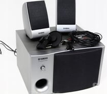 Photos Vivastreet YAMAHA MS05 - Baffles pour Tyros 5