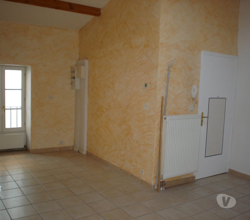 Location appartement Drôme Montelimar - 26200 - Photos Vivastreet Loue T3 avec emplacement dans garage
