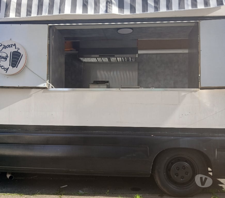 Véhicules commerciaux & utilitaires d'occasion Vendée Fontenay le Comte - Photos Vivastreet Food truck peugeot