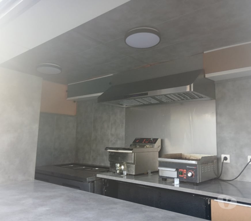 Véhicules commerciaux & utilitaires d'occasion Vendée Fontenay le Comte - Photos Vivastreet Food truck peugeot