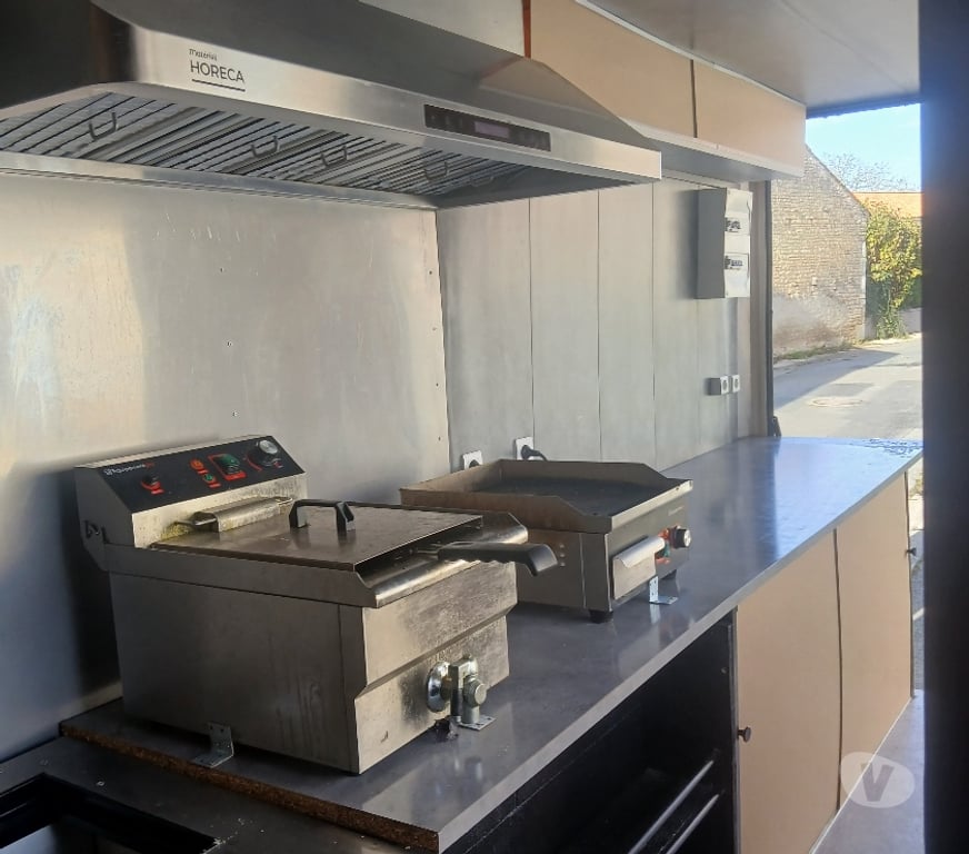 Véhicules commerciaux & utilitaires d'occasion Vendée Fontenay le Comte - Photos Vivastreet Food truck peugeot