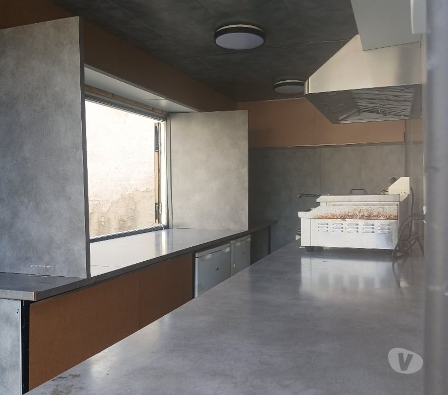 Véhicules commerciaux & utilitaires d'occasion Vendée Fontenay le Comte - Photos Vivastreet Food truck peugeot