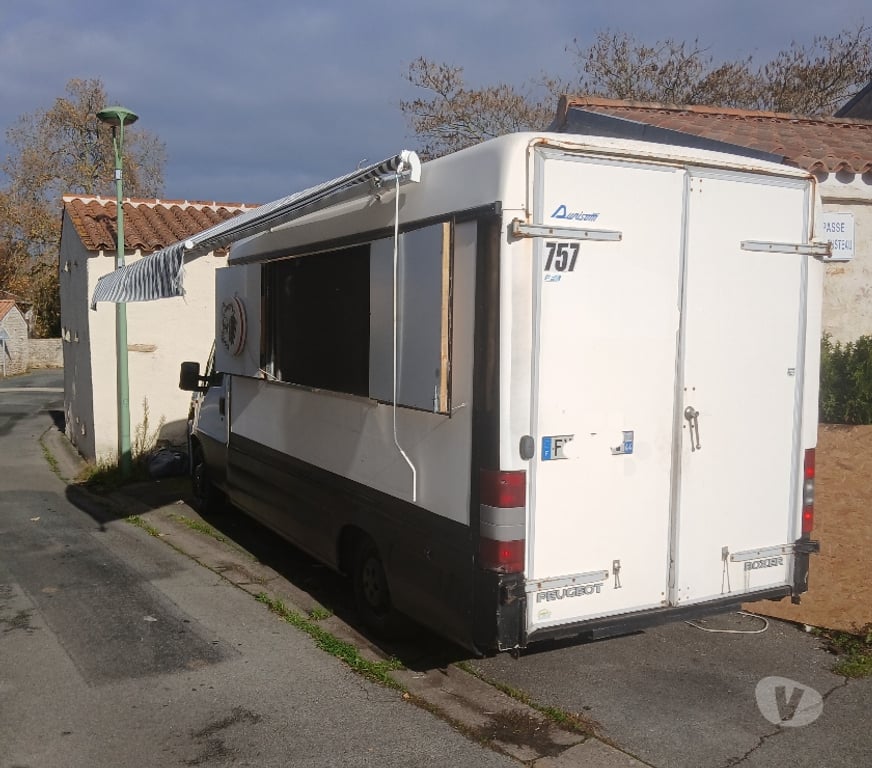 Véhicules commerciaux & utilitaires d'occasion Vendée Fontenay le Comte - Photos Vivastreet Food truck peugeot