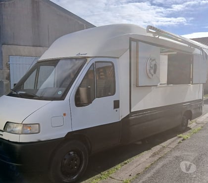 Véhicules commerciaux & utilitaires d'occasion Fontenay le Comte Fontenay le Comte - Photos Vivastreet Food truck peugeot