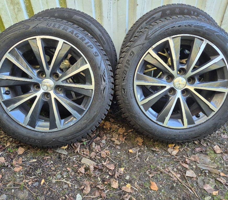 Pièces et services auto Loire St Etienne - Photos Vivastreet 4 roues Alu neige 205 55 16 91T Michelin Peugeot 308 envoi p