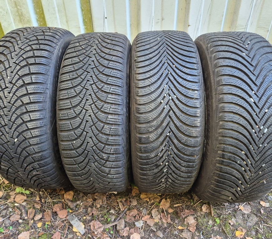 Pièces et services auto Loire St Etienne - Photos Vivastreet 4 roues Alu neige 205 55 16 91T Michelin Peugeot 308 envoi p