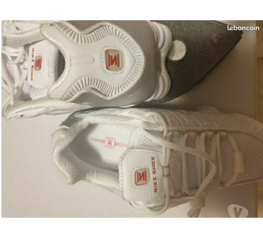 Chaussures Côte-d'Or Dijon - 21000 - Photos Vivastreet Basket Nike Shox taille 40 jamais portée.