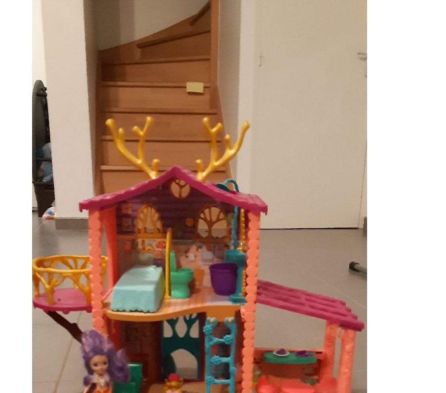 Jeux - Jouets Marne Courcy - 51220 - Photos Vivastreet maison enchantimals cerf