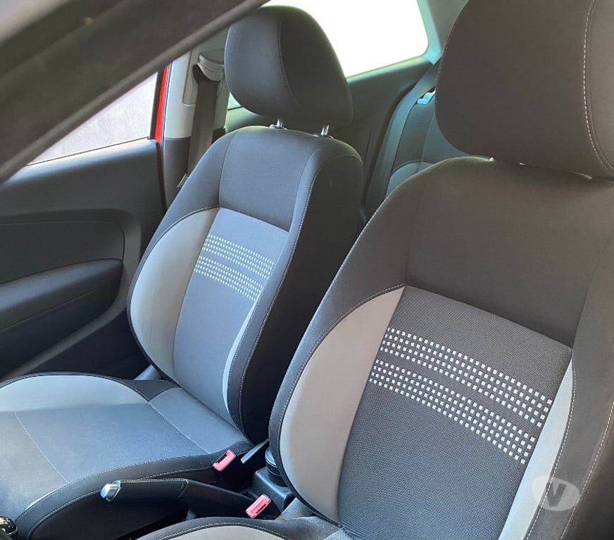 Voiture d'occasion Bouches-du-Rhône Marseille - Photos Vivastreet Vends Volkswagen Polo V 1.2 60ch Style Rouge