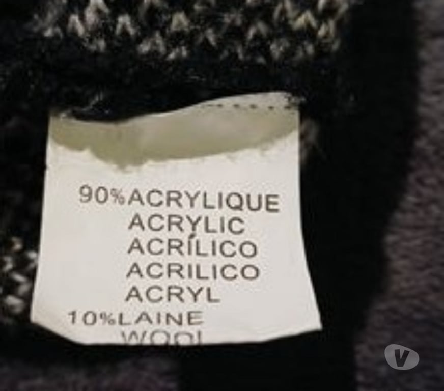 Vêtements occasion Morbihan Plouay - 56240 - Photos Vivastreet Poncho noir et blanc en laine