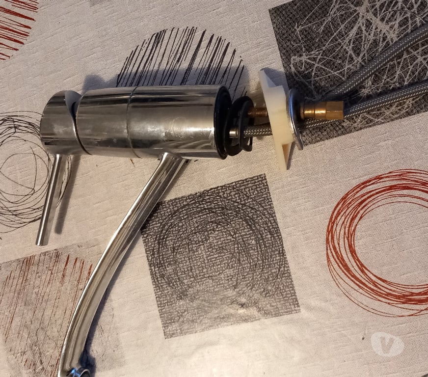  Pyrénées-Atlantiques Anglet - 64600 - Photos Vivastreet MITIGEUR GROHE LAVABO-EVIER