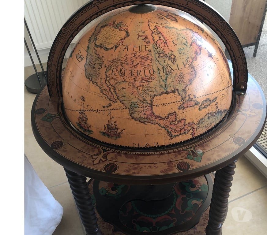 Ameublement & art de la table Charente-Maritime La Rochelle - 17000 - Photos Vivastreet GRAND BAR GLOBE MARQUE ZAFFOLI : 240 Euros