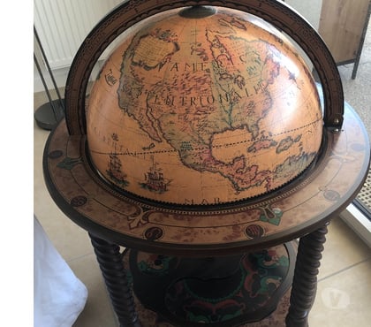 Ameublement - art de la table La Rochelle Charente-Maritime - Photos Vivastreet GRAND BAR GLOBE MARQUE ZAFFOLI : 240 Euros