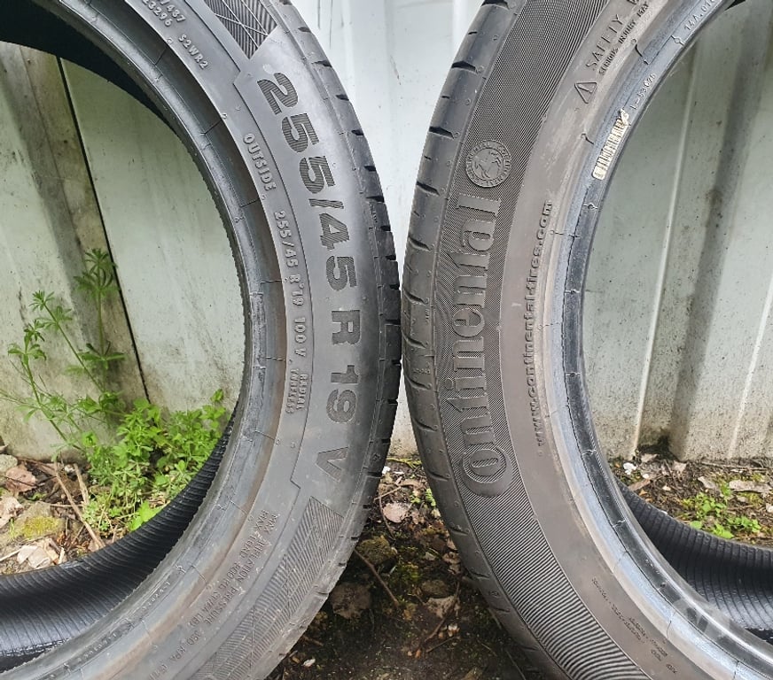 Pièces et services auto Loire St Etienne - Photos Vivastreet 2 pneus été 255 45 19 100V Continental envoi rapide poss