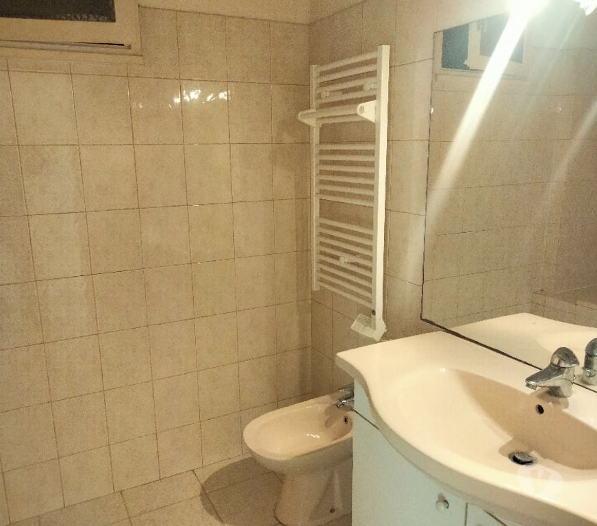 Appartements à vendre Alpes-Maritimes Antibes - 06600 - Photos Vivastreet Antibes Centre - Vaste 2 3 pièces avec garage