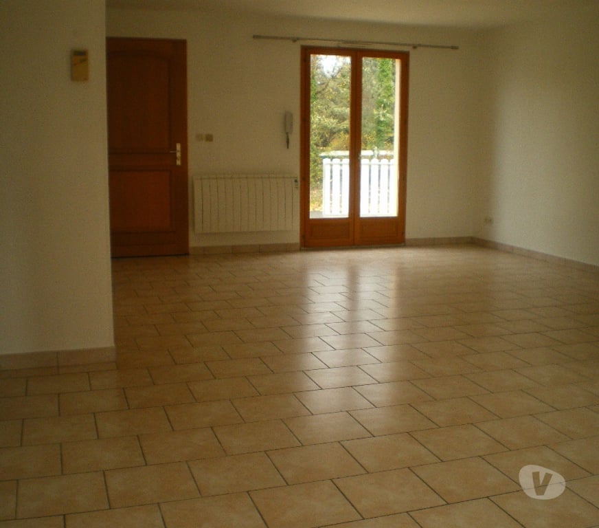 Location maison Nièvre Cosne Cours sur Loire - Photos Vivastreet MAISON INDIVIDUELLE F4