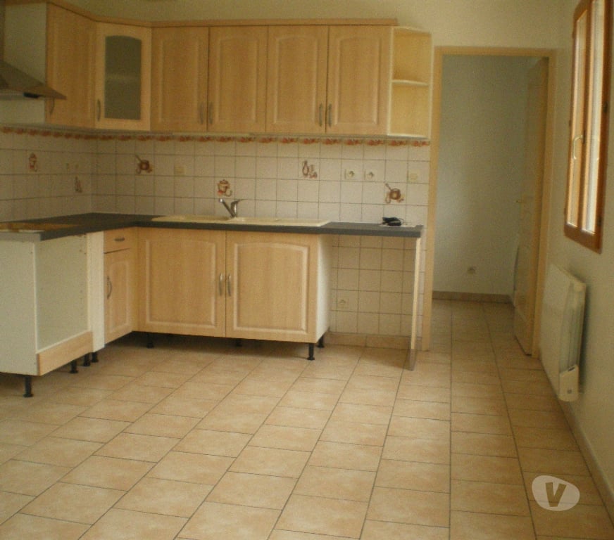 Location maison Nièvre Cosne Cours sur Loire - Photos Vivastreet MAISON INDIVIDUELLE F4