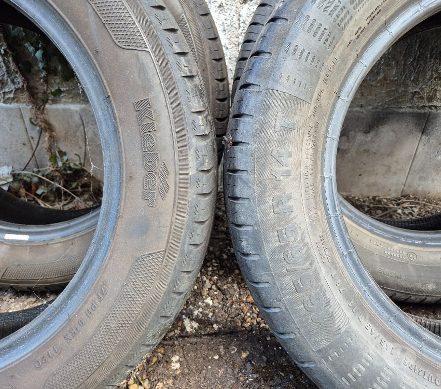 Pièces et services auto Loire St Etienne - Photos Vivastreet 4 pneus été 165 65 14 79T Conti + Kleber envoi possible