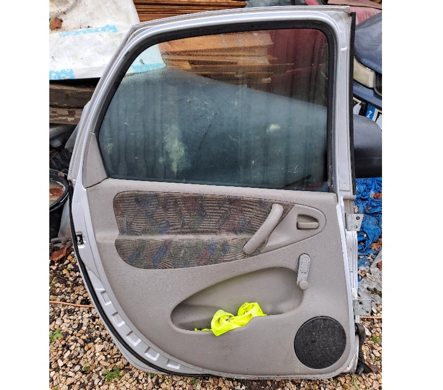 Pièces et services auto Seine-et-Marne Montceaux les Provins - 77151 - Photos Vivastreet xsara portière arrière