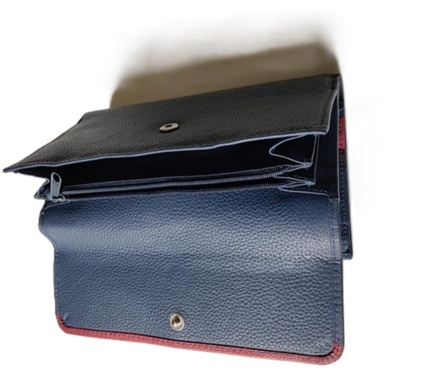 Accessoires - Bagagerie Oise Beauvais - 60000 - Photos Vivastreet Grand portefeuille femme cuir