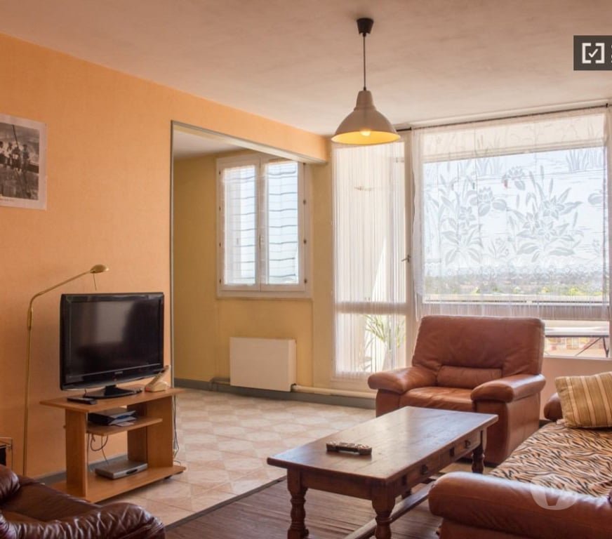 Colocations Rhône Villeurbanne - 69100 - Photos Vivastreet Chambre colocati on mixte non fumeurs Métro A Villeurbanne