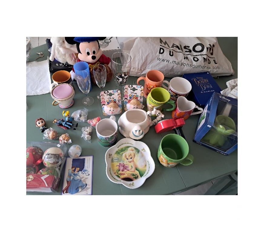 Collection Moselle Feves - 57280 - Photos Vivastreet Lot "Blind" XS disney manga japon anime verre mug figurine