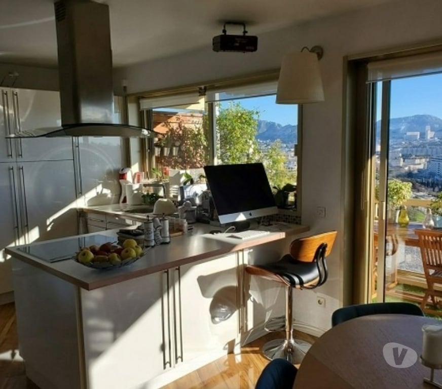 Appartement meublé Bouches-du-Rhône Marseille - Photos Vivastreet T3 4 90m2 Dernier étage Vue et Luminosité Exceptionnelles