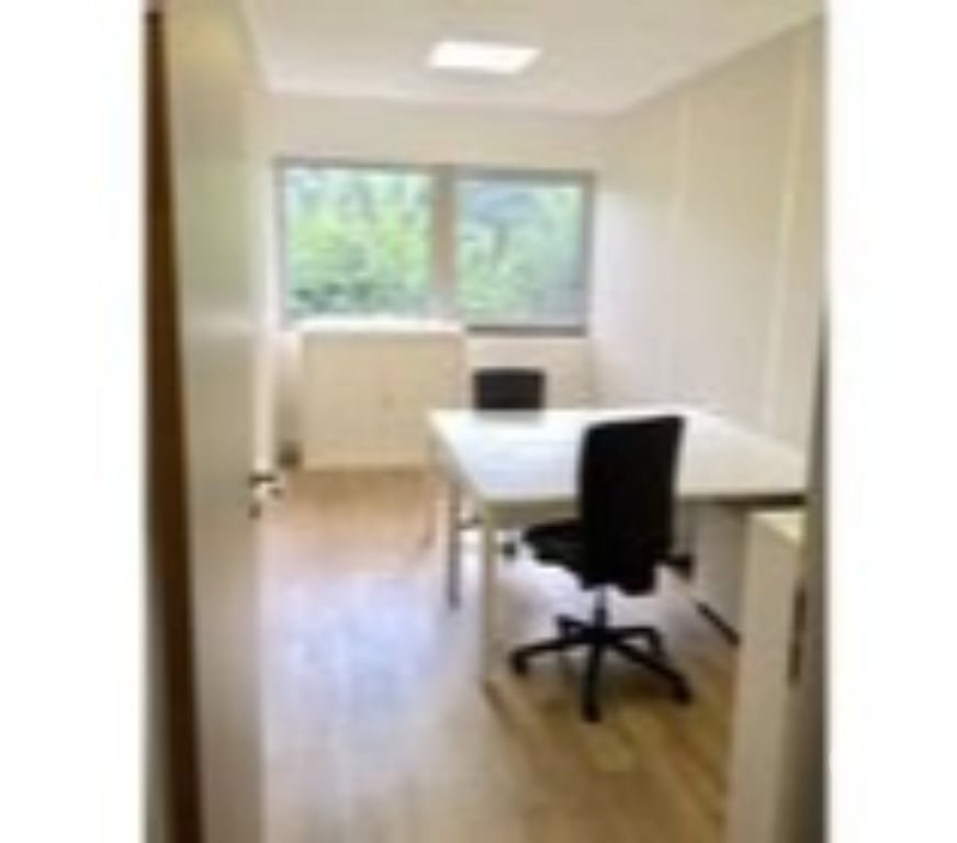 bureaux locaux Seine-Saint-Denis St Denis - 93200 - Photos Vivastreet Opportunité bureaux porte de Paris idéal PME et TPE