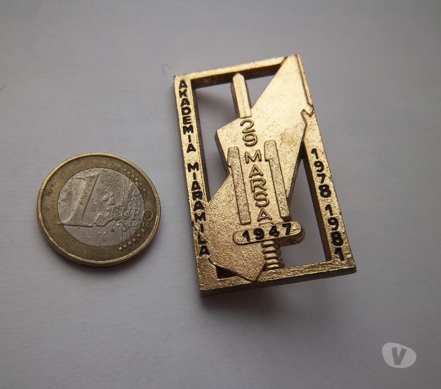 Collection Manche Valognes - 50700 - Photos Vivastreet insigne Madagascar académie militaire 29 mars 1947