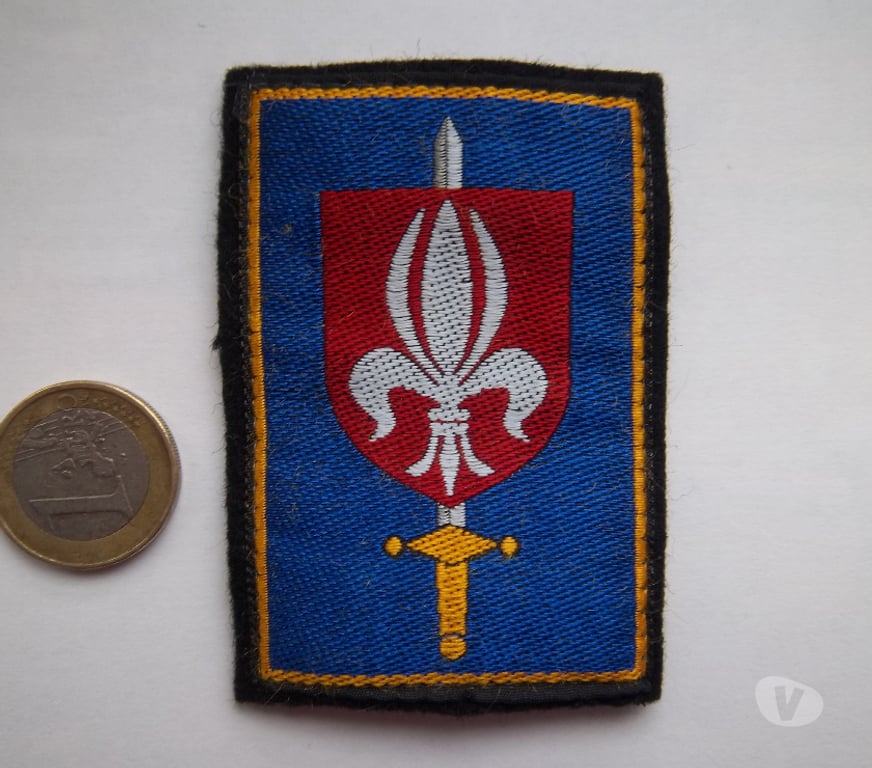 Collection Manche Valognes - 50700 - Photos Vivastreet écusson commandement militaire défense Lille insigne