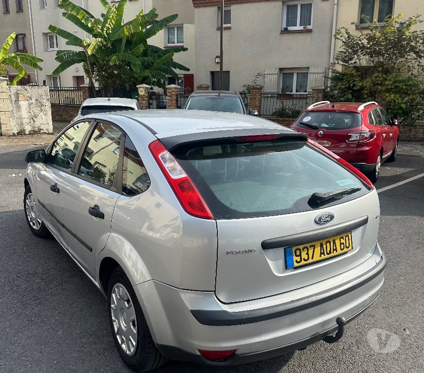 Voiture d'occasion Essonne Courcouronnes - 91080 - Photos Vivastreet Ford focus 1l6 Essence Phase 2