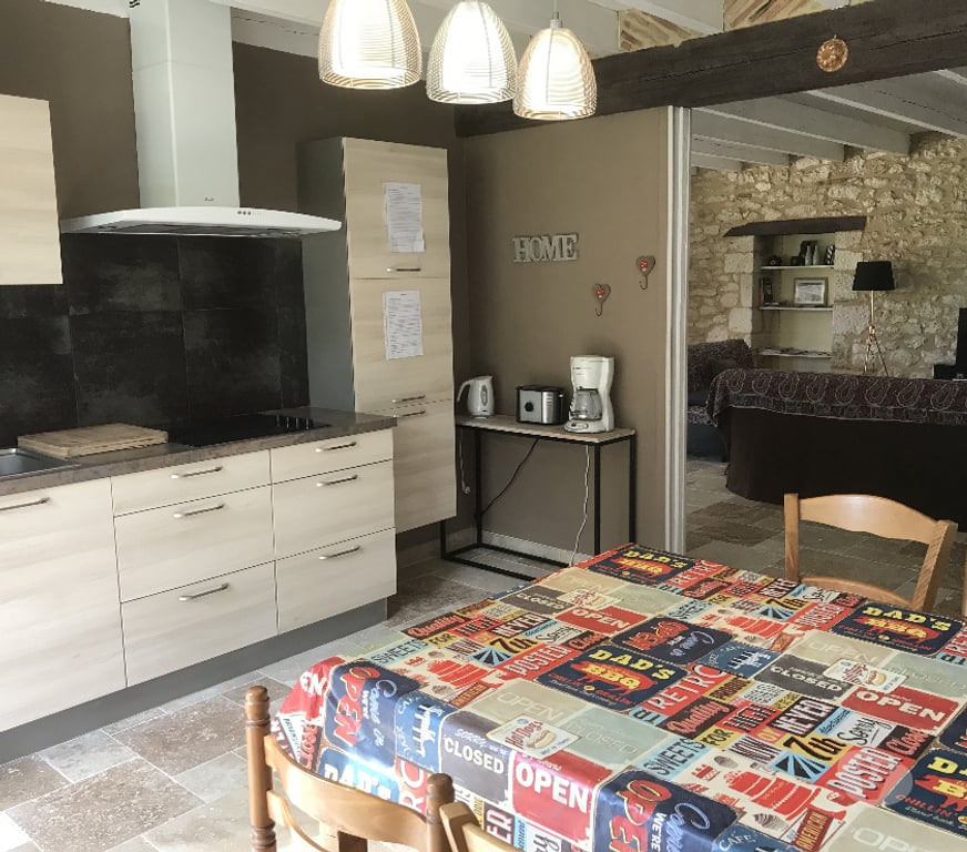 location saisonniere Dordogne Monestier - 24240 - Photos Vivastreet Spacieuse maison à la campagne proche Bergerac avec piscine