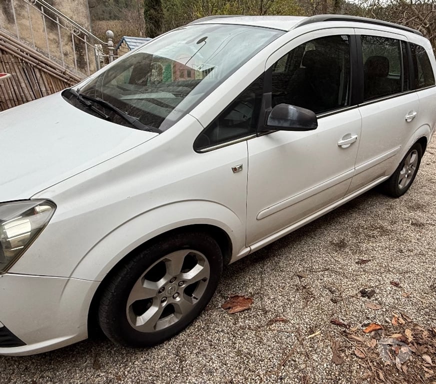 Voiture d'occasion Gard Quissac - 30260 - Photos Vivastreet Opel zafira 7 places