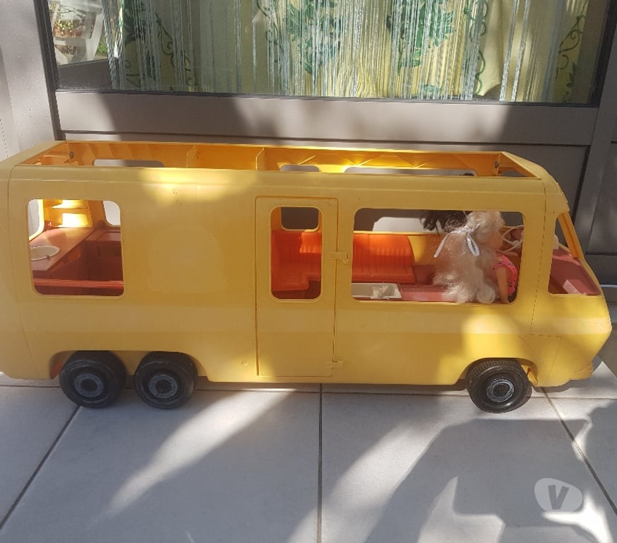 Jeux - Jouets Essonne Juvisy sur Orge - 91260 - Photos Vivastreet camping car barbies