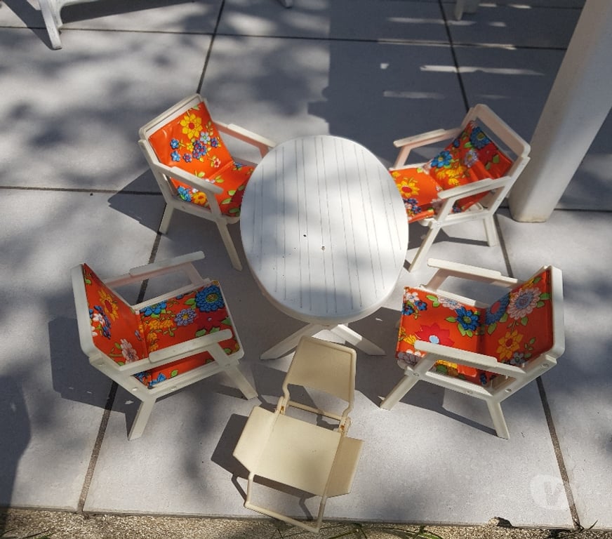 Jeux - Jouets Essonne Juvisy sur Orge - 91260 - Photos Vivastreet camping car barbies