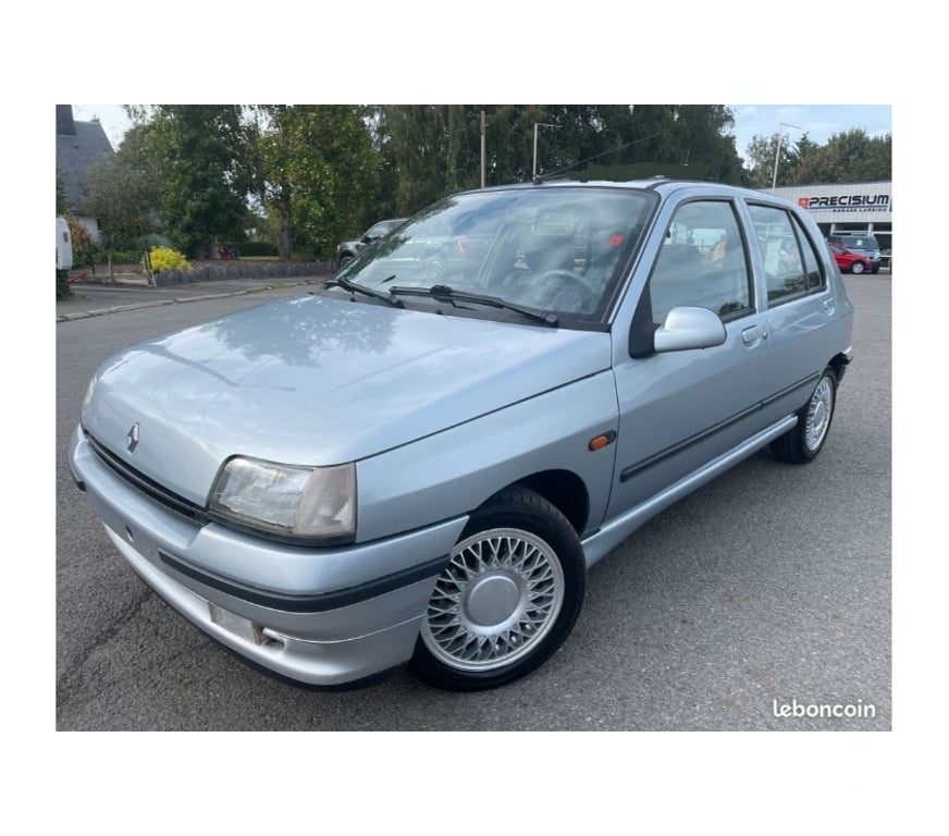 Voiture d'occasion Alpes-Maritimes Nice - Photos Vivastreet RENAULT CLIO BACCARA 1.8 AUTO C S