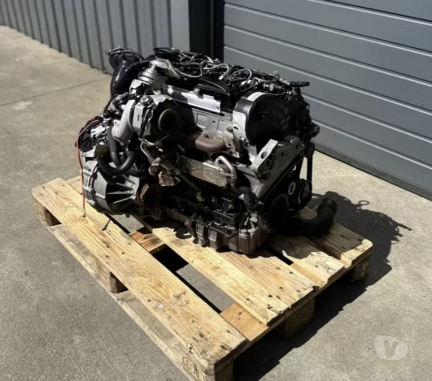 Pièces et services auto Paris Paris 1er ardt - 75001 - Photos Vivastreet Moteur VOLKSWAGEN 1.6 TDI code : CAY CAYB complet, garantie