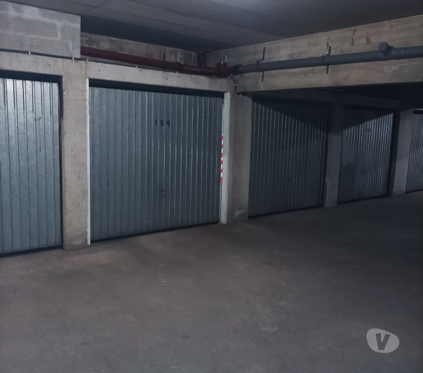 Parkings - Garages Var St Cyr sur Mer - 83270 - Photos Vivastreet Location garage fermé et sécurisé 14 m2